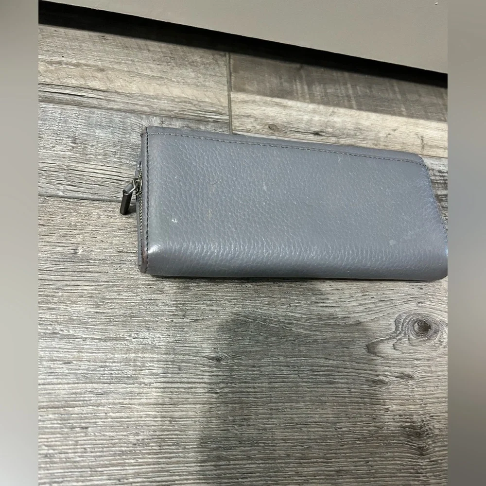 Michael Kors Jet Set Slim Flap Wallet in gray pebbled leather